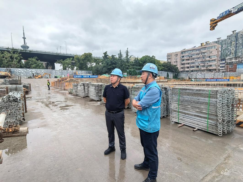 宏嘉公司領(lǐng)導(dǎo)葉明武同志一行國(guó)慶期間赴一線檢查指導(dǎo) 安全生產(chǎn)與文明施工